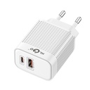 Cargador con entrada USB-A y USB-C, KLGO en caja