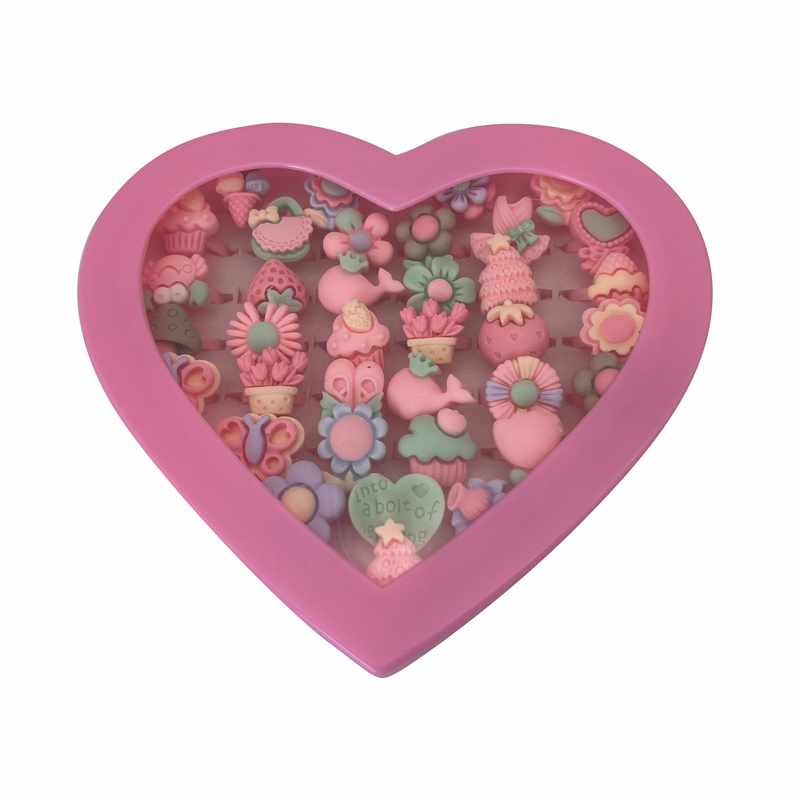 Anillos de plástico y resina x36, en caja corazón