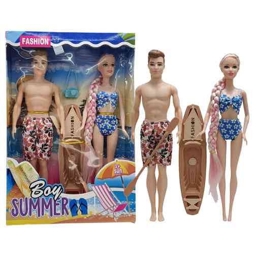 [JA2635] Muñeca y muñeco con bote y accesorios, en caja